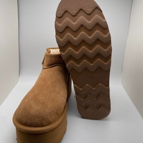 CUSHIONAIRE Women's COZY Genuine Suede pull on platform boot CHESTNUT 9W - Picture 6 of 6